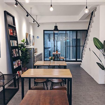 The Gatsby Apartment Tainan Exterior photo