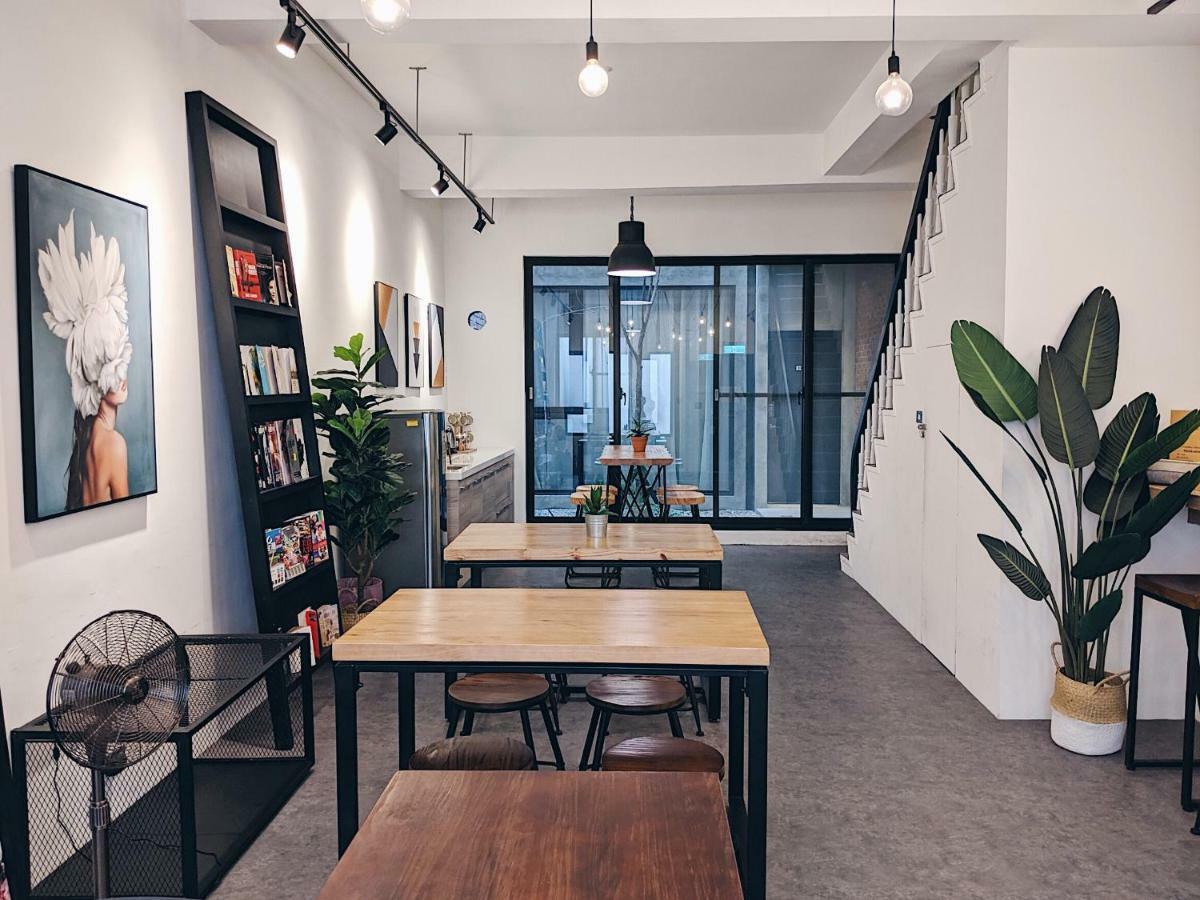 The Gatsby Apartment Tainan Exterior photo