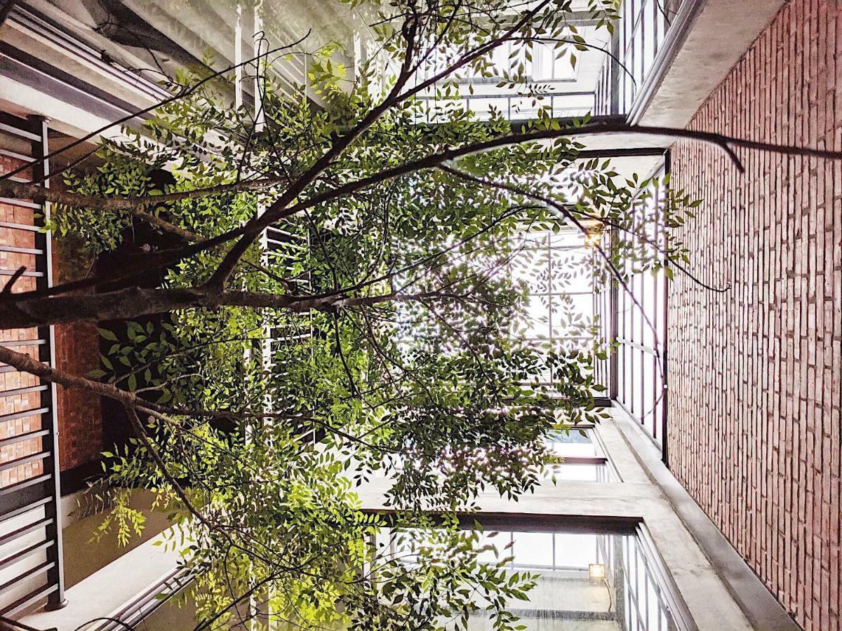 The Gatsby Apartment Tainan Exterior photo